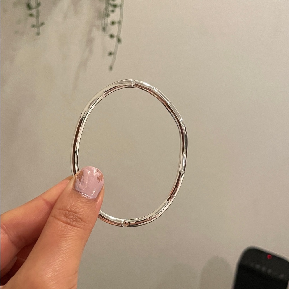 House of Harlow polished Silver Wavy Bangle Bracelet - Picture 4 of 5
